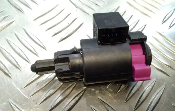 Audi A6 S6 C6 4F Brake pedal sensor switch 4F0945459B
