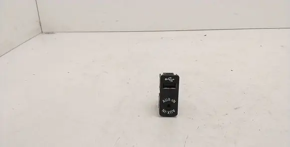BMW 3 F30 F35 F31 AUX in-socket connector 9229246 PA6GX30