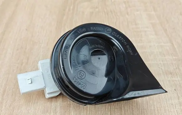 BMW 8 G16 Horn signal 7342948