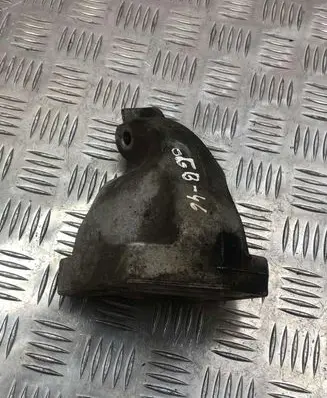 Mercedes-Benz E W211 Engine mounting bracket