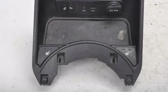 KIA Sportage Glove box central console 