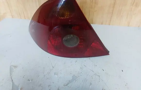 Ford Mondeo Mk III Rear/tail lights 1S7113405A