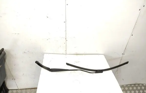 Renault Captur Front wiper blade arm 288818445R