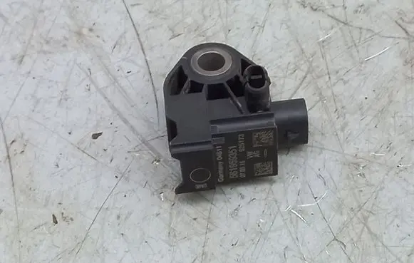 Volkswagen Jetta VI Airbag deployment crash/impact sensor 561959351