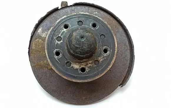 Mercedes-Benz COMPAKT W115 Front wheel hub 