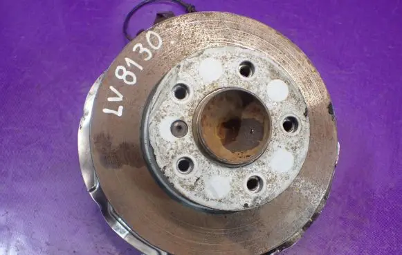 BMW 1 E81 E87 Front wheel hub spindle knuckle