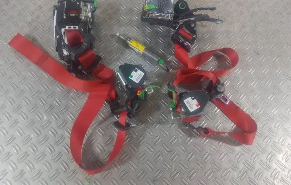 Mercedes-Benz E C207 W207 Set of seat belts 609650600 609650700 620020300