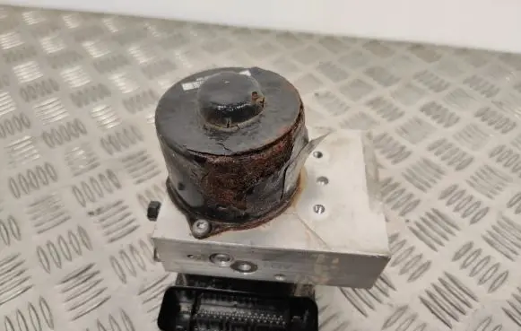 Porsche Cayenne (9PA) ABS Pump 7L0907379B