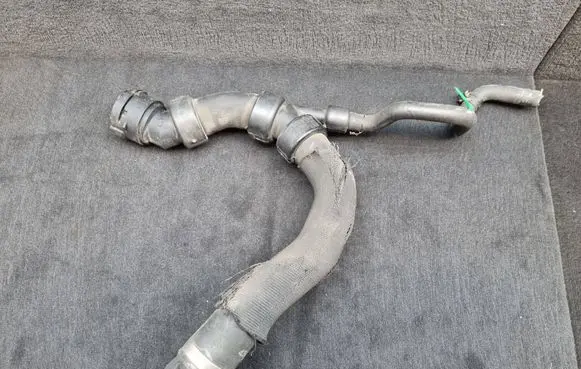 Audi A6 S6 C5 4B Engine coolant pipe/hose 4B0121101M
