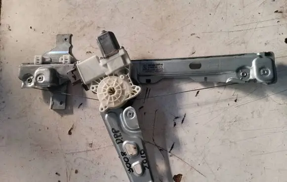 Peugeot 3008 I Front door window regulator with motor 9682808880 914389101 912026106
