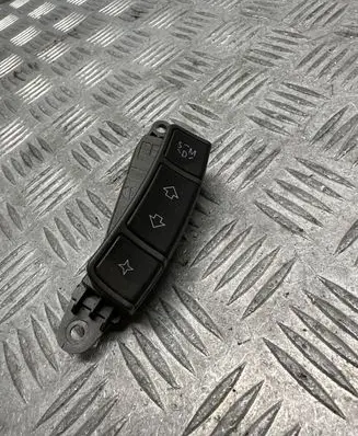 BMW 7 E65 E66 Steering wheel buttons/switches 6911586
