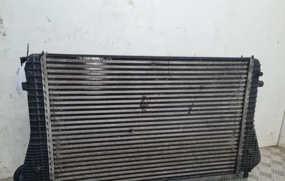 Volkswagen PASSAT B6 Intercooler radiator 1K0145805G