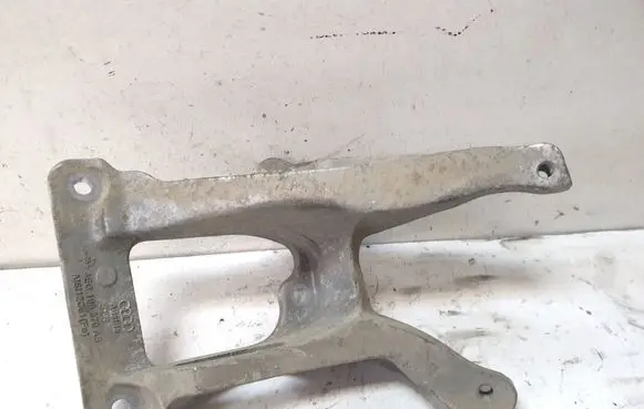 Audi A8 S8 D3 4E Gearbox mounting bracket 4E0199370AB