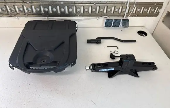 Opel Vivaro Lift Jack 995018195R 93868419 995503932R