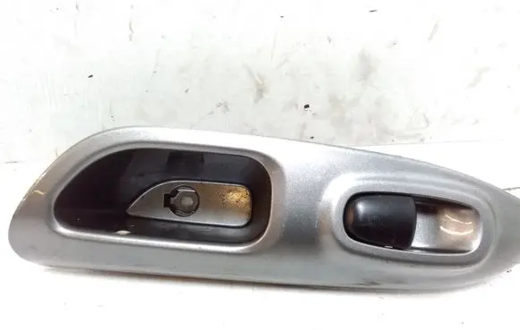 Nissan Juke I F15 Electric window control switch 829611KA2A 1521KL 254111KL0A