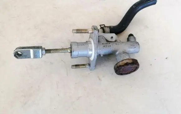 Nissan Almera N16 Clutch master cylinder