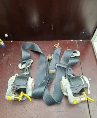 Mazda 5 Front seatbelt 20051021 050480 BGA550027