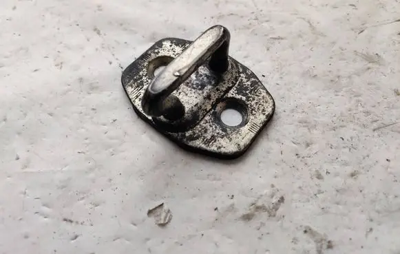 Mercedes-Benz Sprinter W906 Front door lock loop/hook striker A9067200004