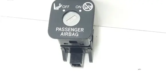 Toyota Avensis T270 Passenger airbag on/off switch 2040M11