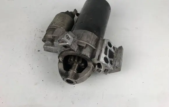 BMW 5 F10 F11 Starter motor 8506657 0001148010