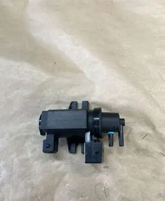 BMW X3 E83 Turbo solenoid valve 70057900 06T279 7796634