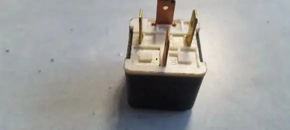 Volkswagen Golf IV Other relay 141951253B