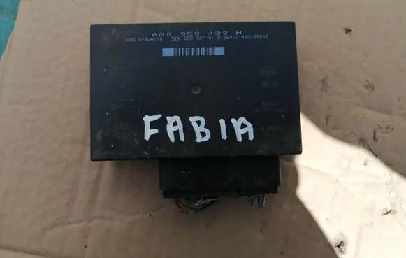 Skoda Fabia Mk1 (6Y) Comfort/convenience module 6Q0959433H 5DK00812701