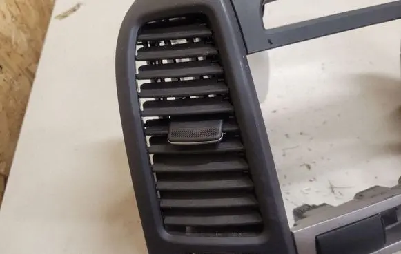 Hyundai Santa Fe Dash center air vent grill