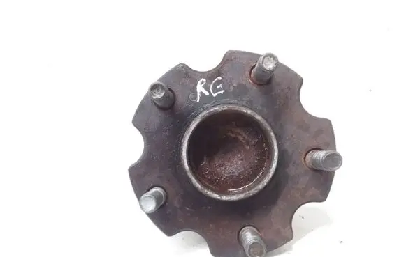 Toyota Avensis T250 Rear wheel hub
