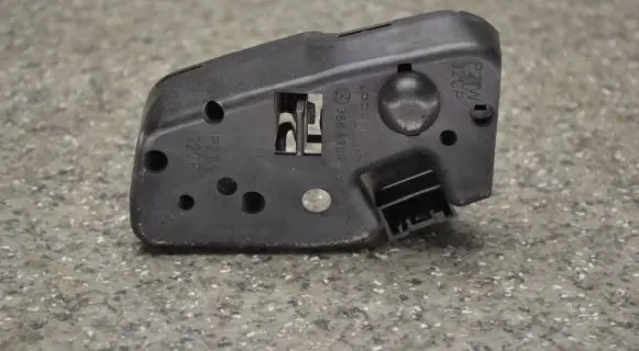 BMW 3 E46 Tail light bulb cover holder 388570R