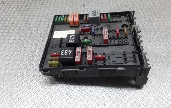 Volkswagen Golf Plus Fuse module 1K0937124K