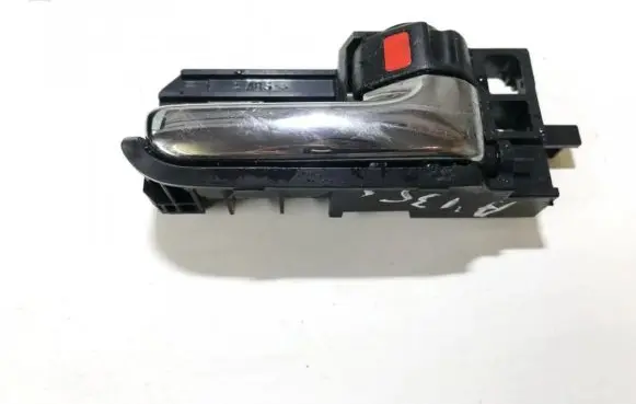 Toyota Corolla Verso E121 Front door interior handle