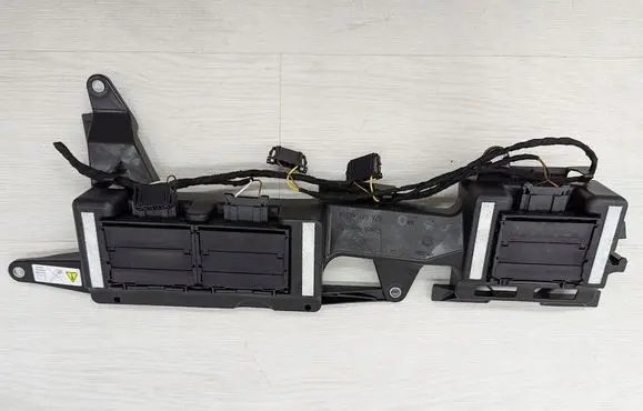 Skoda Karoq Front bumper mounting bracket 57A971458