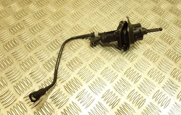 Ford Focus Clutch master cylinder 3M517A543AB