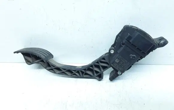 Ford C-MAX I Accelerator throttle pedal 3M519F836AF 6PV00864110