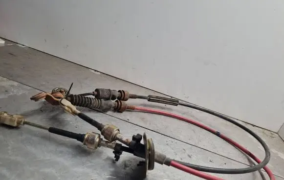 KIA Sportage Gear shift cable linkage