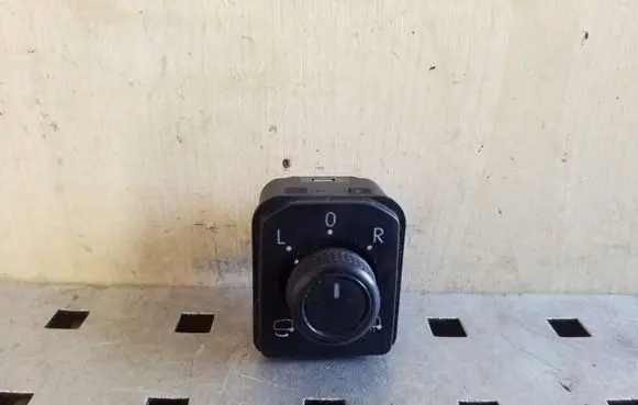 Volkswagen PASSAT B8 Wing mirror switch 3G0959565B