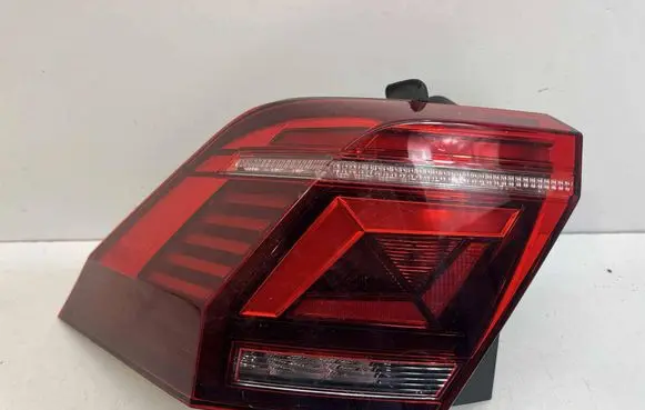 Volkswagen Tiguan Rear/tail lights 5NA945207J 0021488208