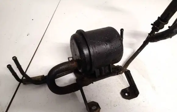 Vacuum air tank