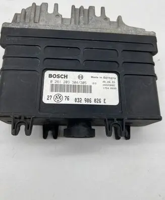 Volkswagen Golf III Engine control unit/module 032906026E 26SA3087 0261203304