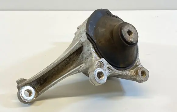 Honda Civic Engine mount bracket 50820SMJE03