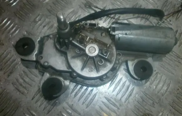 Ford Escort Rear window wiper motor 0390201526