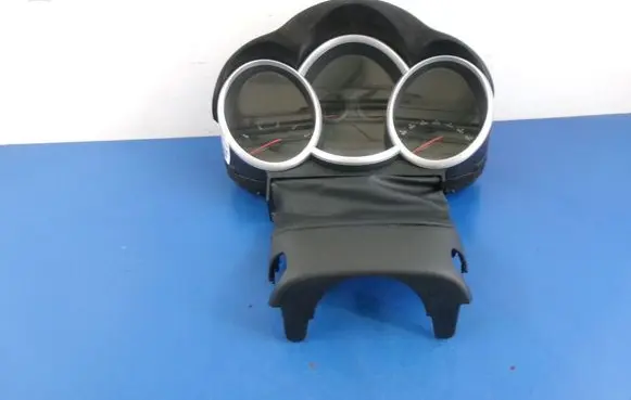 Chevrolet Cruze Speedometer (instrument cluster) 95990334