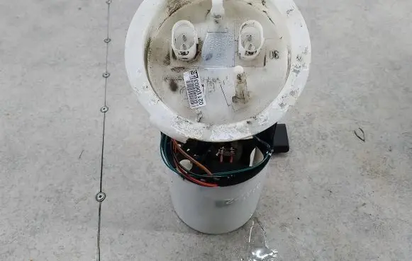 BMW 1 E81 E87 In-tank fuel pump 6763850