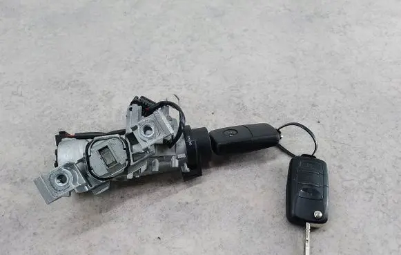 Volkswagen Golf V Ignition lock 1K0905851BVALEO
