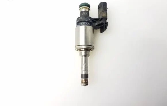 Volkswagen Golf VII Fuel injector 04E906036T