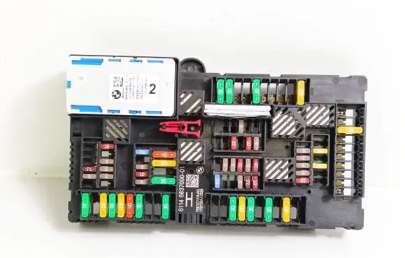 BMW 5 G30 G31 Fuse module 6837090 6839218 61146837090