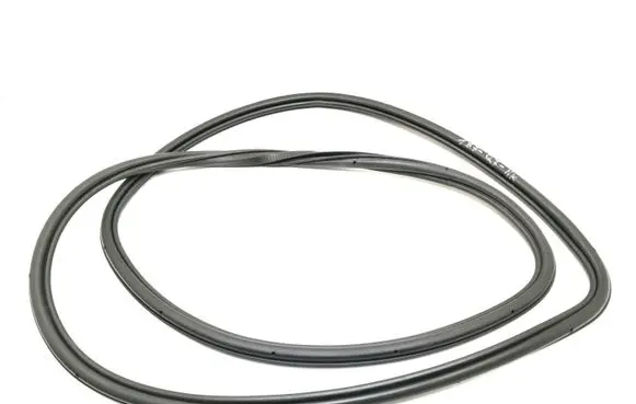 Audi Q7 4L Front door rubber seal 4L0831721