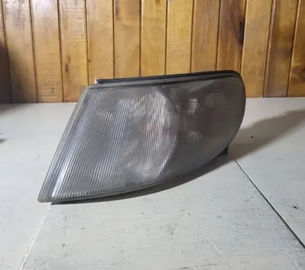 Saab 900 Front indicator light E213029