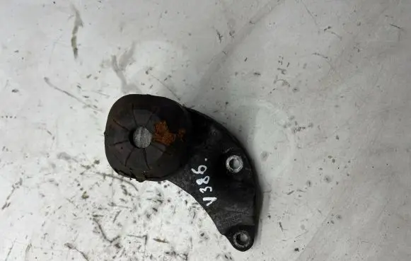 Audi A6 S6 C6 4F Engine mounting bracket 4F0199343M 4F0199339